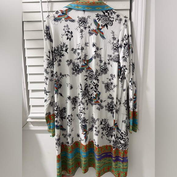 Johnny Was Embroidered Floral Label Detail in Pink, Gold & Green - Picture 7 of 15